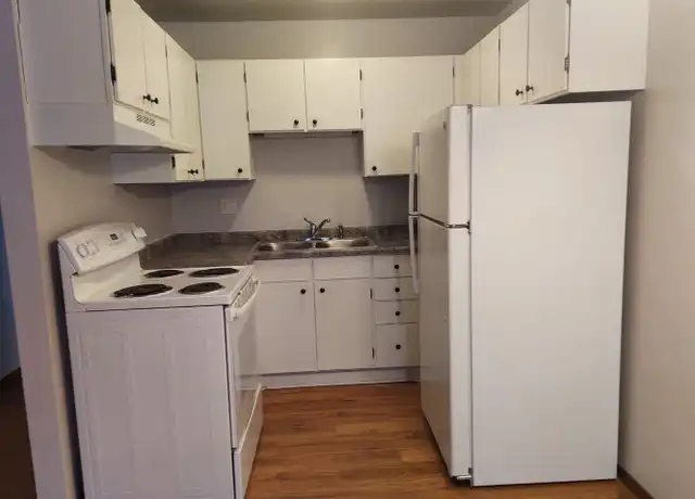 Property at 1231 S 8th St Apt 103, Manitowoc, WI, 54220, 1 bed, 1 bath, [object Object]