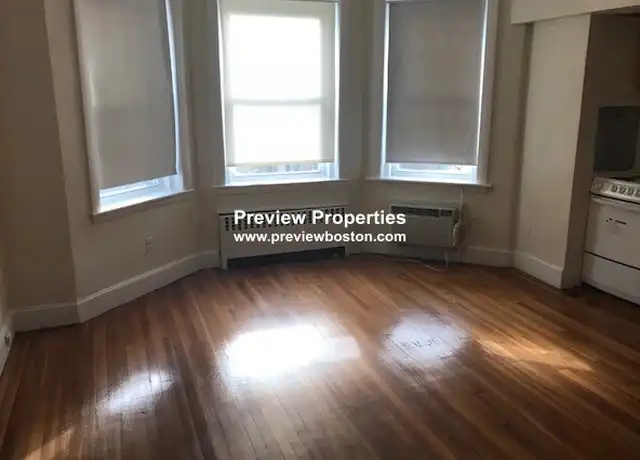 Property at 33 Lancaster Ter Unit 305P, Brookline, MA, 02446, 1 bed, 1 bath, [object Object]