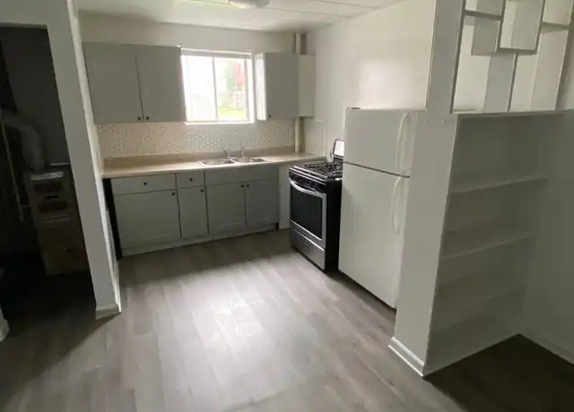 Property at 45 E Emerling Ave Unit F, Akron, OH, 44301, 2 beds, 1 bath, [object Object]