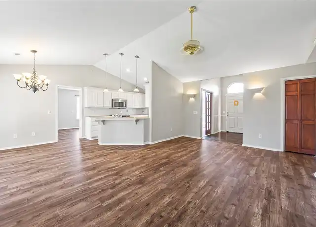 Property at 1307 SE 21st St, Bentonville, AR, 72712, 3 beds, 2 baths, [object Object]