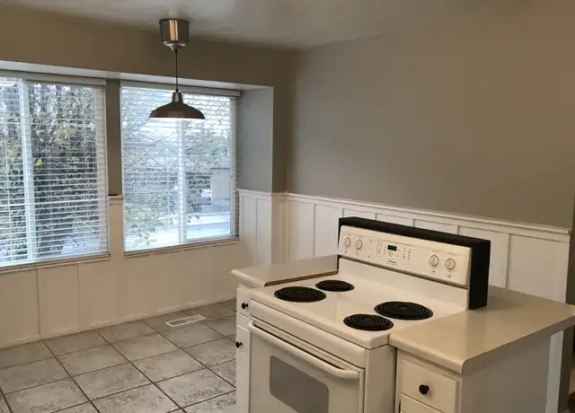 Property at 1476 S Main St, Bountiful, UT, 84010, 2 beds, 1 bath, [object Object]