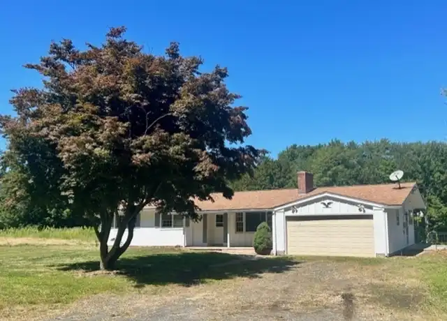 Property at 25 School St, East Granby, CT, 06026, 4 beds, 2 baths, [object Object]