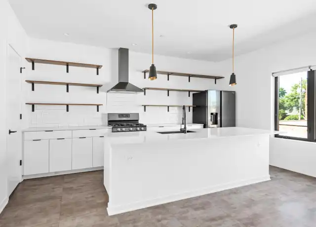 Property at 6605 W North Ave Unit 6605-3, Oak Park, IL, 60302, 3 beds, 2.5 baths, [object Object]