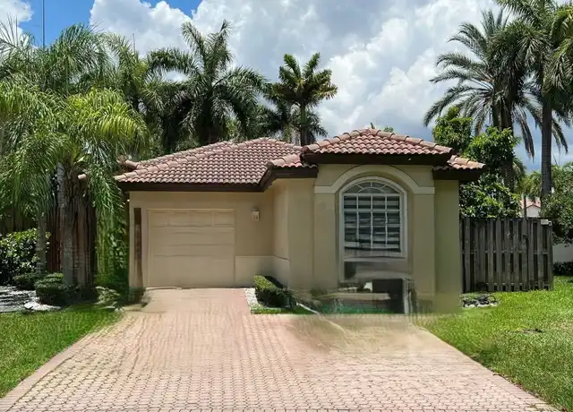Property at 5096 NW 113th Pl, Doral, FL, 33178, 3 beds, 2 baths, [object Object]