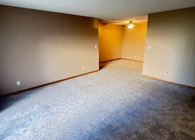 Property at 5010 Emerald Dr Unit 03, Lincoln, NE, 68516, 2 beds, 1.5 baths, [object Object]