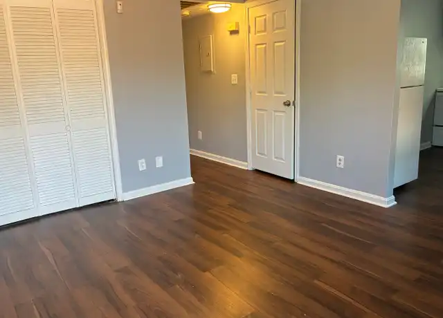 Property at 1518 W Oak St #202, Louisville, KY, 40210, 3 beds, 1 bath, [object Object]