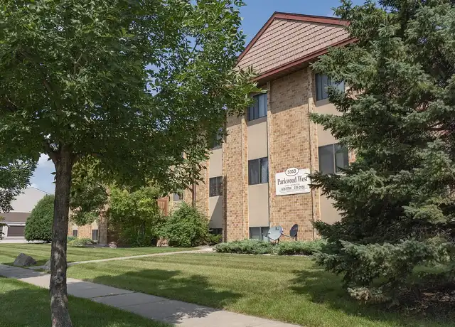 Property at Parkwood East & West - 3331 15th Ave S, Fargo, ND, 58103, 1 bed, 0.5 baths, [object Object]