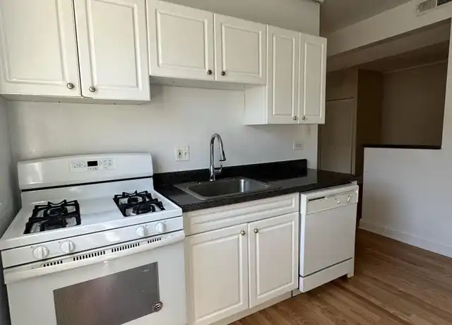 Property at 929 Forest Ave, Evanston, IL, 60202, 3 beds, 1 bath, [object Object]