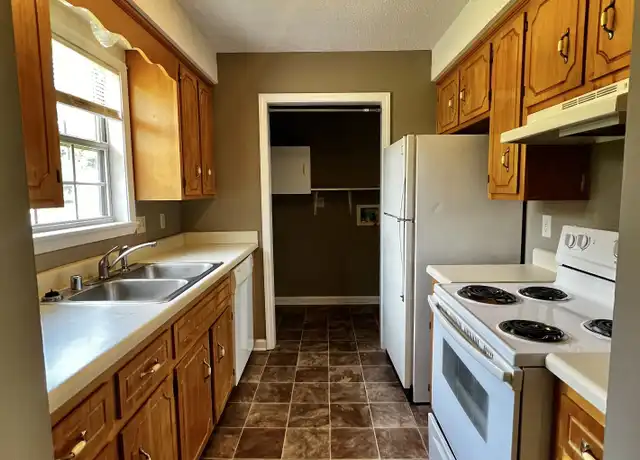 Property at 138 Grant Ave, Oak Grove, KY, 42262, 3 beds, 2 baths, [object Object]