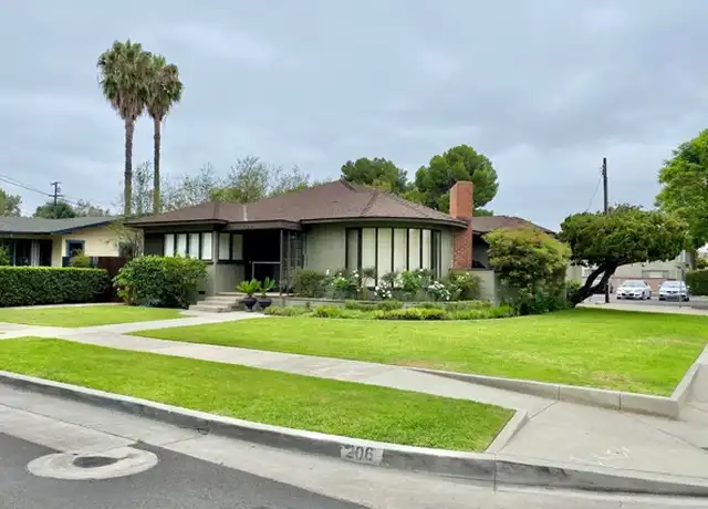 Property at 206 S Center St, Orange, CA, 92866, 4 beds, 3.5 baths, [object Object]