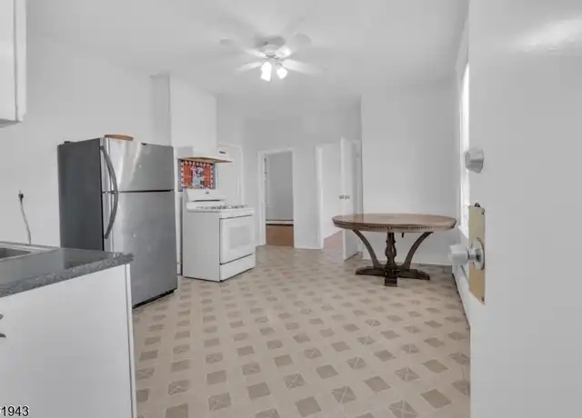 Property at 215 Delaware St #5, Elizabeth, NJ, 07206, 3 beds, 1 bath, [object Object]
