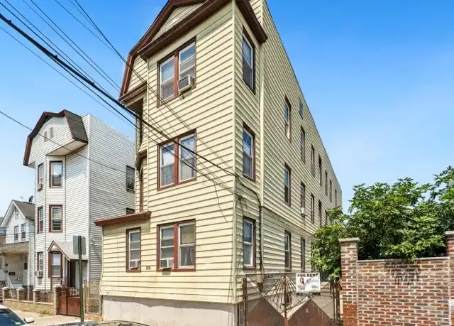 Property at 215 Delaware St #5, Elizabeth, NJ, 07206, 3 beds, 1 bath, [object Object]