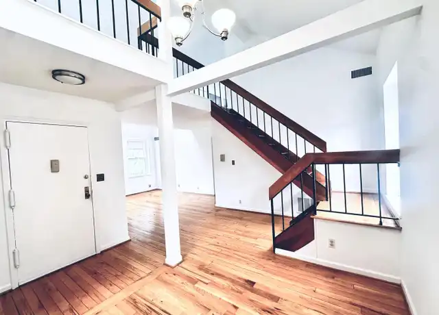 Property at 3711 39th St NW Unit F192, Washington, DC, 20016, 2 beds, 1 bath, [object Object]