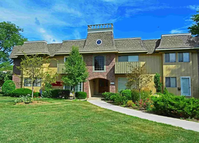 Photo of 7337 Northgate Way, Downers Grove, IL 60516