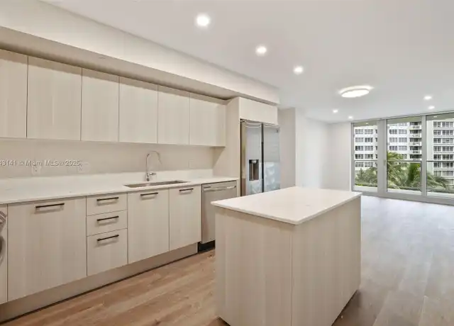 Property at 1500 Bay Rd Unit N-0927, Miami Beach, FL, 33139, 2 beds, 2 baths, [object Object]