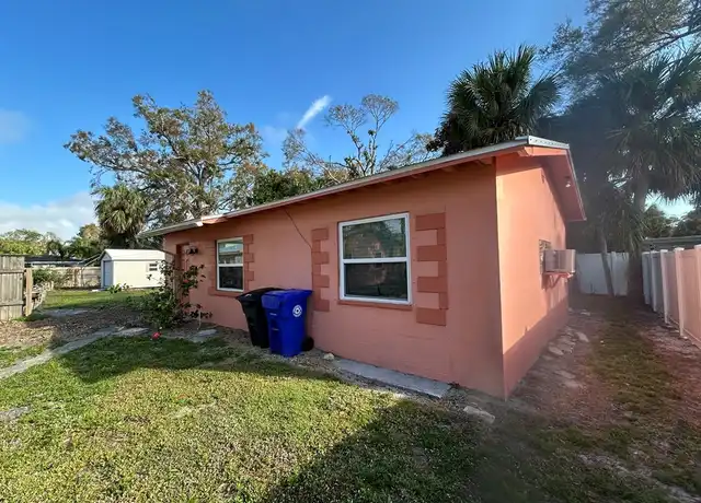 Property at 2420 De Soto Ave, Vero Beach, FL, 32960, 2 beds, 1 bath, [object Object]