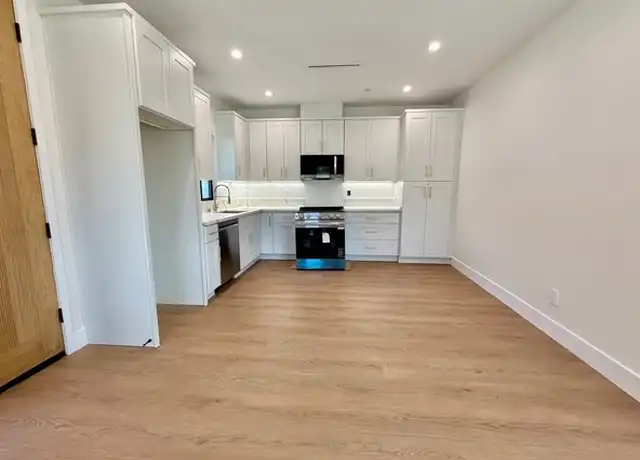 Property at 22132 Gault St, Canoga Park, CA, 91303, 1 bed, 1 bath, [object Object]