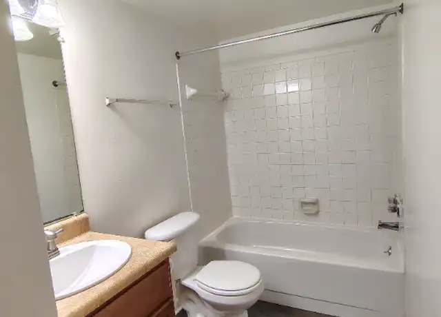 Property at 600 Reusens Rd Unit J105, Lynchburg, VA, 24503, 3 beds, 2 baths, [object Object]