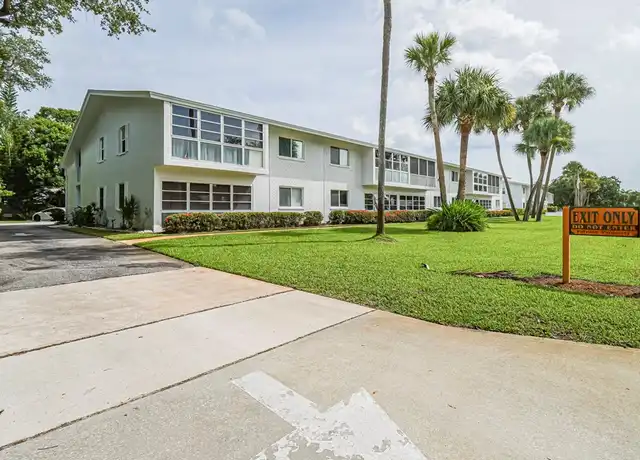Property at 600 Royal Palm Blvd Unit 1A, Vero Beach, FL, 32960, 2 beds, 2 baths, [object Object]