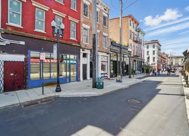 Property at 107 W Elder St Unit B, Cincinnati, OH, 45202, 1 bed, 1 bath, [object Object]