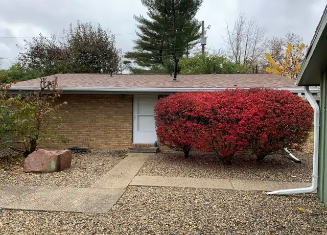 Property at 1115 Broadmoor Dr Unit B, Champaign, IL, 61821, 3 beds, 1.5 baths, [object Object]