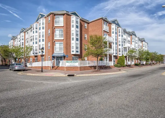 Photo of 553 Settlers Landing Rd, Hampton, VA 23669