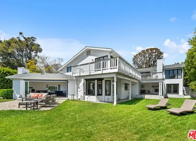 Property at 400 Chautauqua Blvd, Pacific Palisades, CA, 90272, 5 beds, 5 baths, [object Object]