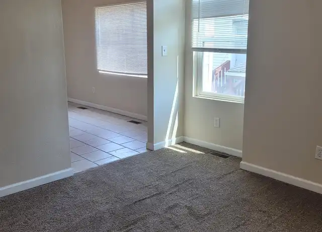 Property at 709 S Poplar St, Carbondale, IL, 62901, 1 bed, 1 bath, [object Object]