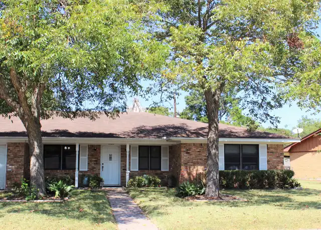 Property at 1006 Robinhood Rd, Brenham, TX, 77833, 3 beds, 2 baths, [object Object]