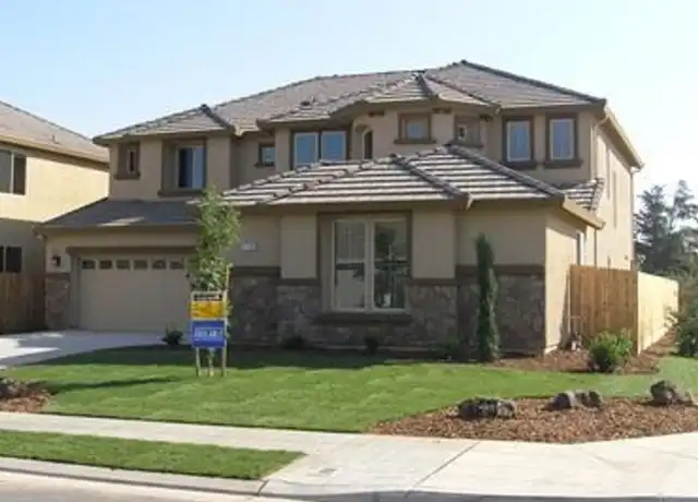 Property at 1135 N Whittier Ave, Clovis, CA, 93611, 5 beds, 2 baths, [object Object]
