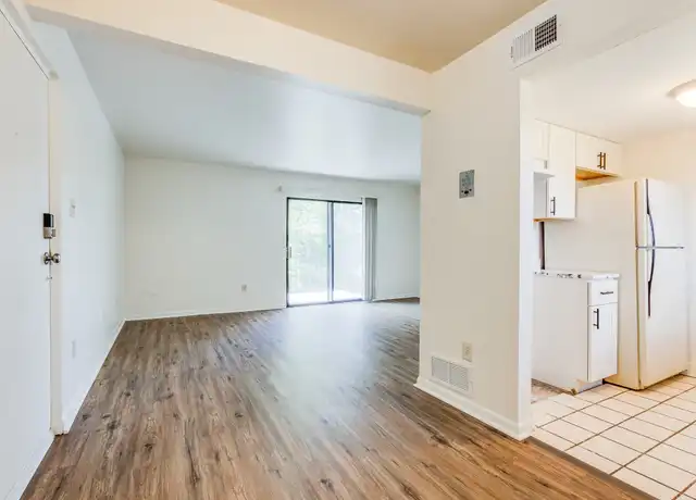 Property at 160 Glenn St Unit 305, Crafton, PA, 15205, 1 bed, 1 bath, [object Object]
