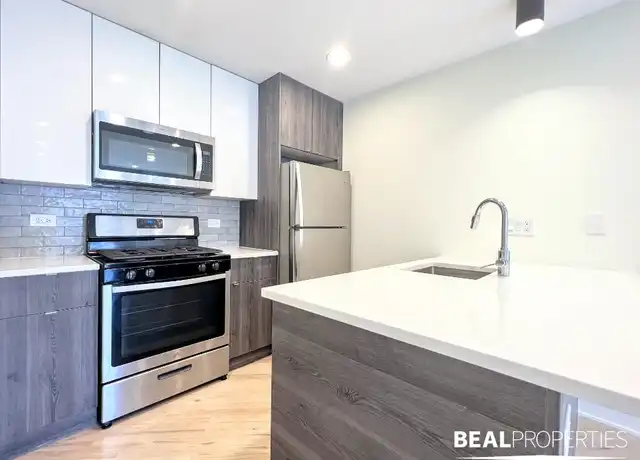 Property at 944 W Grace St Unit CL-944D102, Chicago, IL, 60613, 1 bed, 1 bath, [object Object]