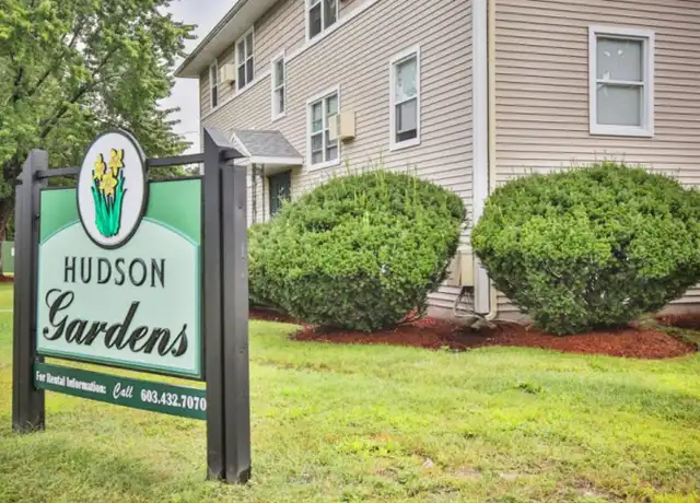 Property at 29 Cross St Unit 29-1, Hudson, NH, 03051, 1 bed, 1 bath, [object Object]