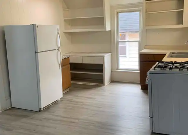 Property at 608 3rd St Unit 2, Jackson, MI, 49203, 3 beds, 1 bath, [object Object]