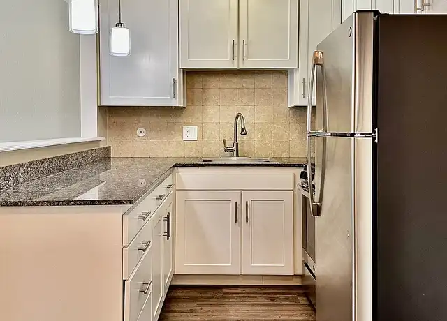 Property at Lakeview Towers Apartments - 201 E 12th St, Oakland, CA, 94606, 1 bed, 1 bath, [object Object]