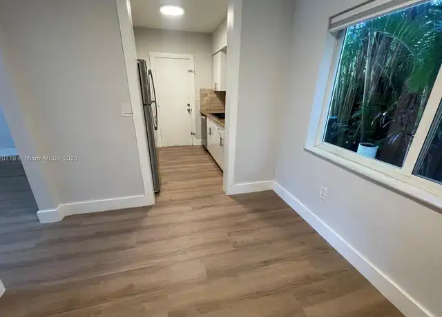 Property at 125 Edgewater Dr Unit 2, Coral Gables, FL, 33133, 2 beds, 1 bath, [object Object]