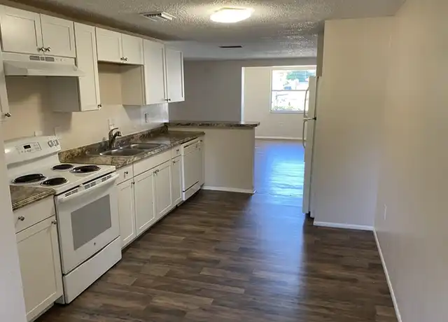 Property at 4004 79th St W, Bradenton, FL, 34209, 2 beds, 2 baths, [object Object]