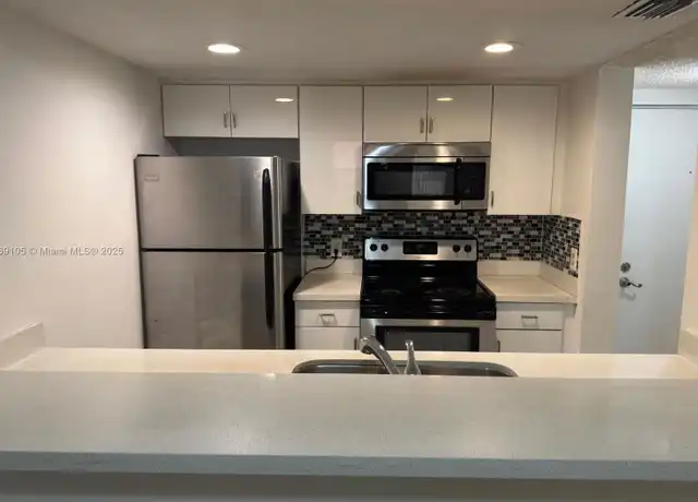 Property at 8180 Geneva Ct, Doral, FL, 33166, 2 beds, 2 baths, [object Object]