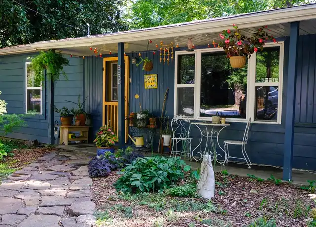 Property at 850 S Washington Ave, Fayetteville, AR, 72701, 2 beds, 1 bath, [object Object]