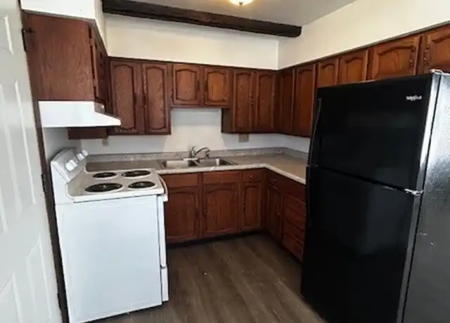Property at 2922 39th St Unit B, Two Rivers, WI, 54241, 2 beds, 1 bath, [object Object]