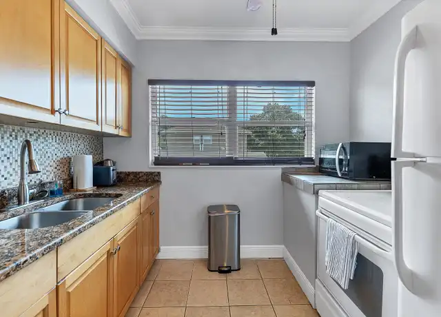 Property at 3808 W El Prado Blvd Unit 38085, Tampa, FL, 33629, 1 bed, 1 bath, [object Object]