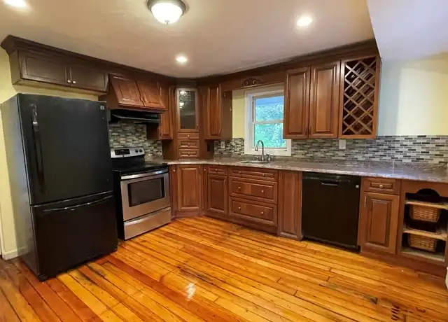 Property at 340 Concord Rd, Billerica, MA, 01821, 4 beds, 2.5 baths, [object Object]