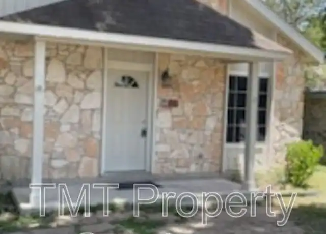 Property at 724 Sunshadow Dr, New Braunfels, TX, 78130, 4 beds, 2 baths, [object Object]