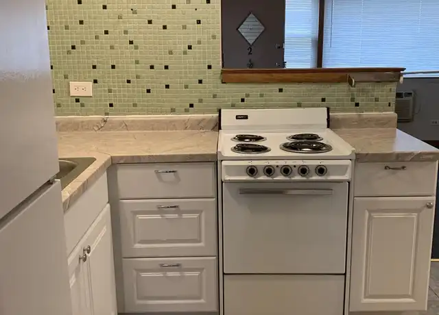 Property at 1419 Broadway St, Melrose Park, IL, 60160, 1 bed, 1 bath, [object Object]
