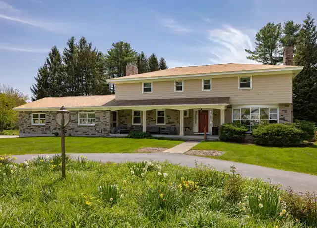 Property at 8 Young Ln, Rye, NH, 03870, 4 beds, 2.5 baths, [object Object]