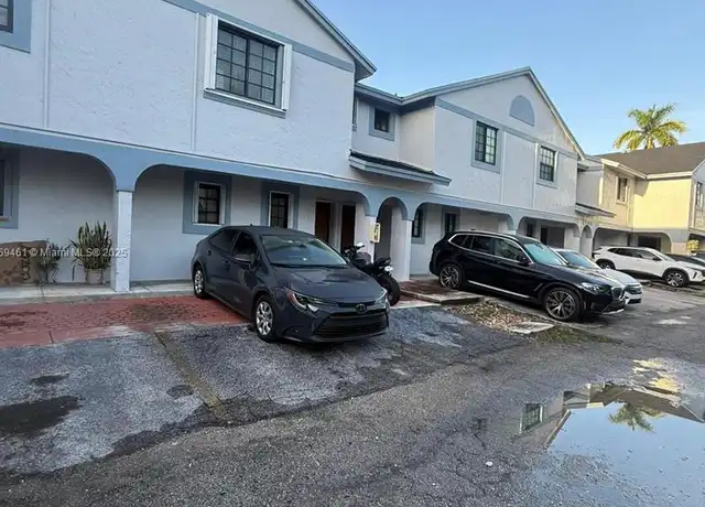 Property at 1595 SW 122nd Ave Unit 4-6, Miami, FL, 33184, 2 beds, 2.5 baths, [object Object]