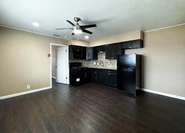 Property at 224 Avenue F, Denton, TX, 76201, 1 bed, 1 bath, [object Object]