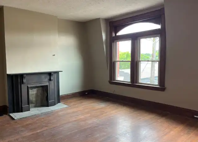 Property at 10 E 16th St Apt 2, Covington, KY, 41011, 1 bed, 1 bath, [object Object]