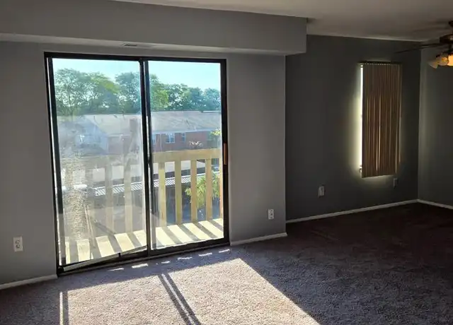 Property at 32005 W 12 Mile Rd, Farmington Hills, MI, 48334, 1 bed, 1 bath, [object Object]