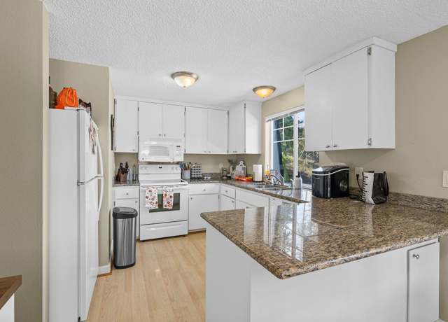 Photo of 3302 W Tapps Dr E Unit A, Lake Tapps, WA 98391